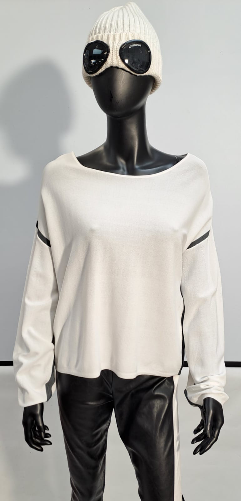 sweter marc aurel